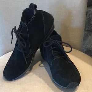 Eddie Bauer 7 1/2 Booties